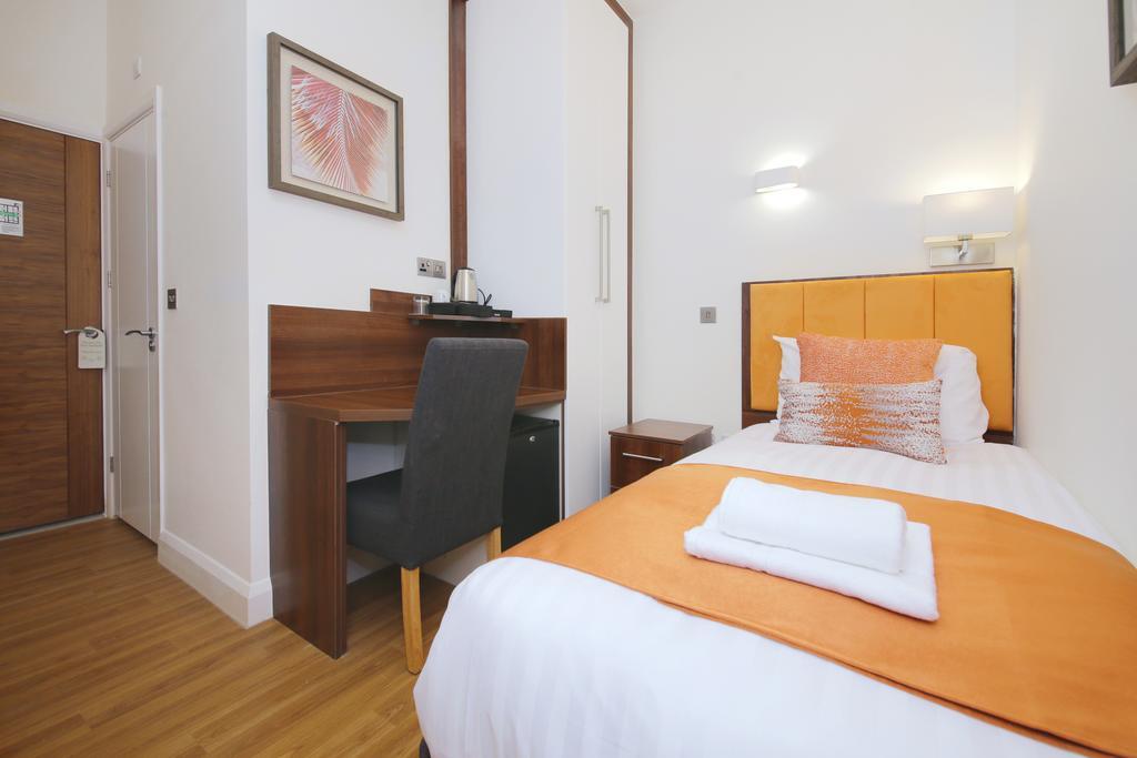 Imperial Guest House Ltd. Χάνσλοου Δωμάτιο φωτογραφία